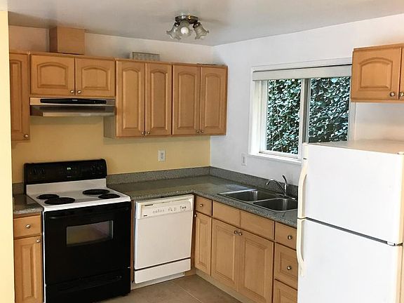 2nd image of 2943 76th Ave SE