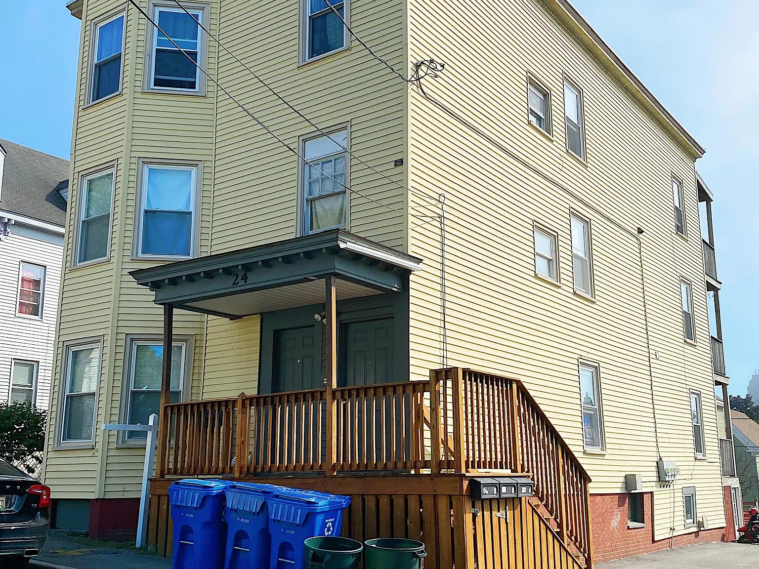 3 bed, 1300 sqft, $3,700 — Photo 1