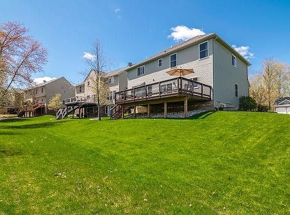 2nd image of 746 W Castlebury Cir