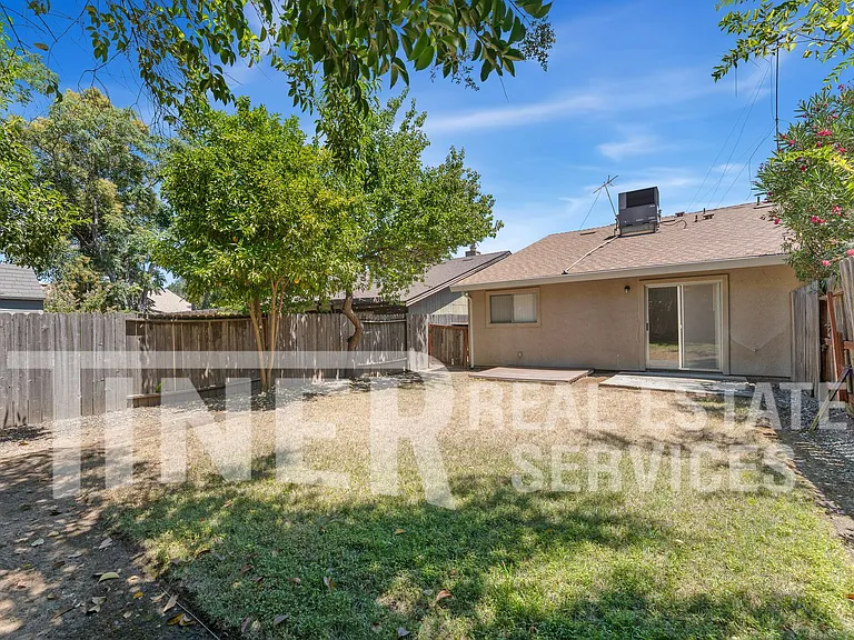 5535 E Knoll Dr — Photo 19