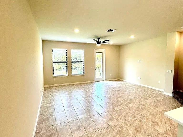 4845 Chantilly Rd — Photo 5