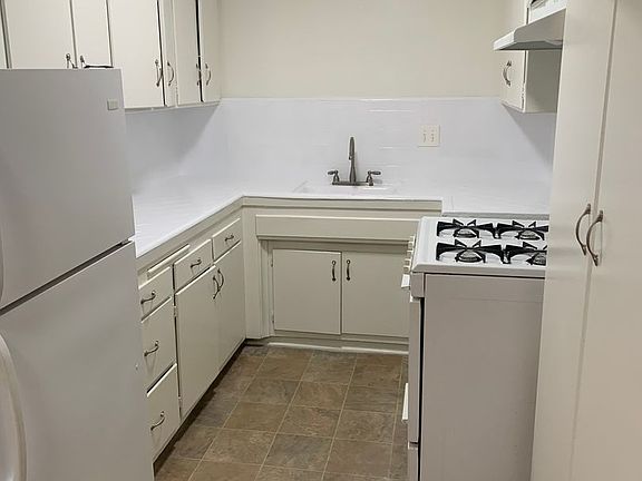 5th image of 4588-4592 Fountain Ave #6