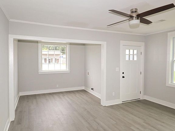 4th image of 2121 Cosgrove Ave
