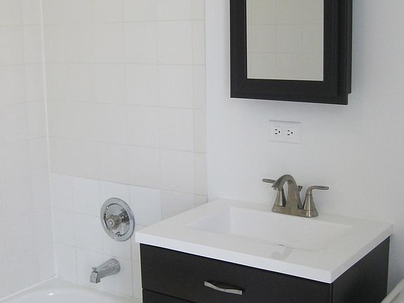 4th image of 2118 N Damen Ave #3F