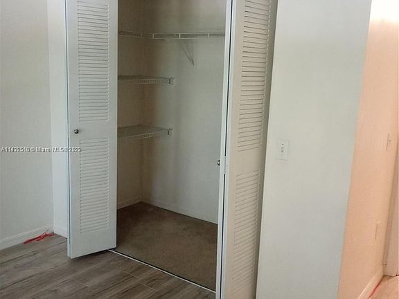 4th image of 222 Villa Cir #222