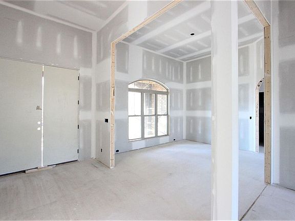 2nd image of 319 Montrose Dr #319