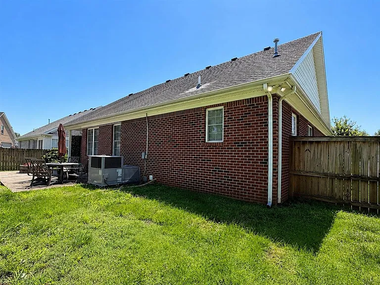 1284 Trillium Ln — Photo 18