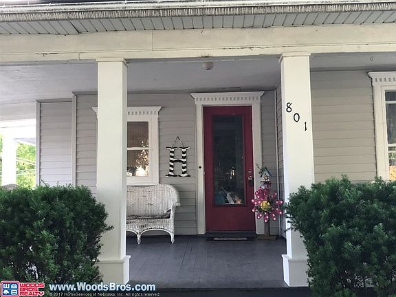 2nd image of 801 N Iowa Ave