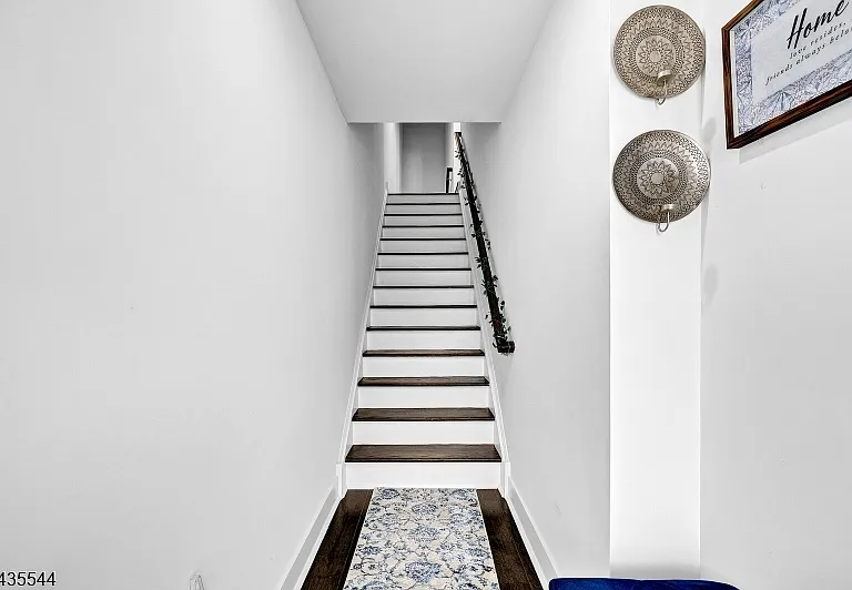 6 Martin Pl — Photo 7