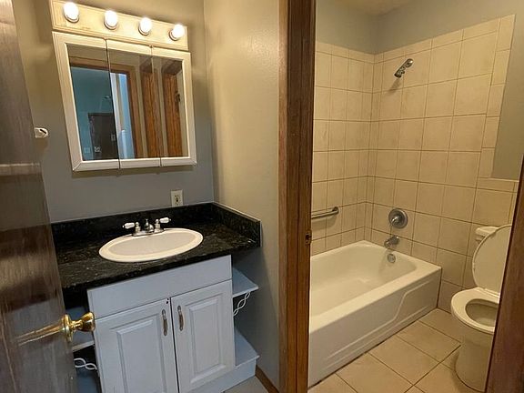 4th image of 700 E North St #8