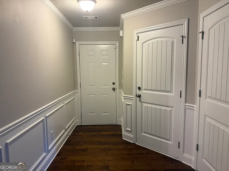 125 Leland Ln — Photo 4
