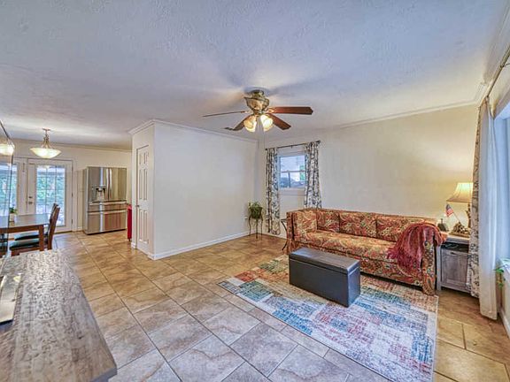 3rd image of 53 Arizona Dr