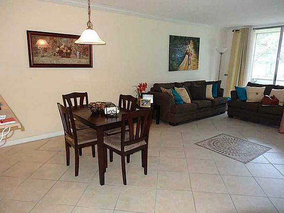 5th image of 8421 Lagos De Campo Blvd APT T109
