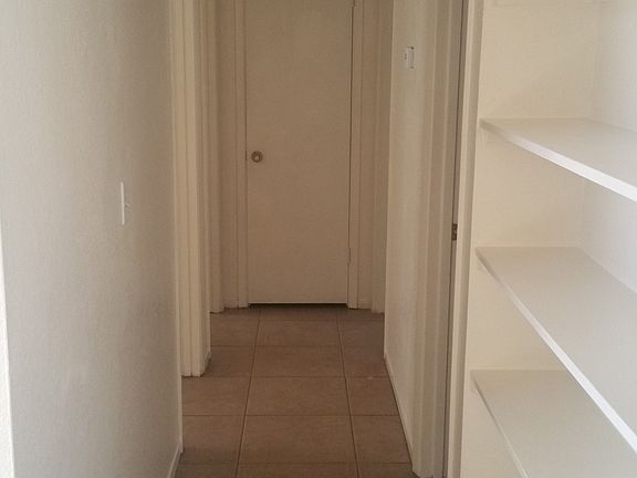 4th image of 712 N Santa Barbara Unit 5