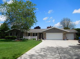 4180 N 160th St, Brookfield, WI 53005