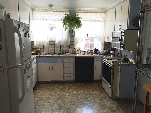 4th image of 2113 Walnut Grove Ave