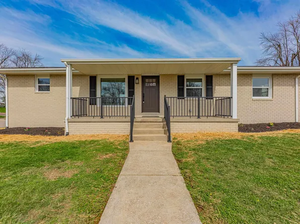 911 Mayfair Dr, Boonville, IN 47601