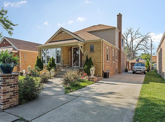 2nd image of 2848 W 98th St