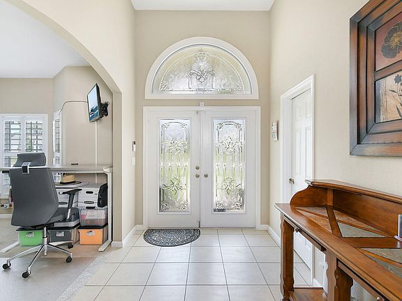 4th image of 272 SW Kestor Drive
