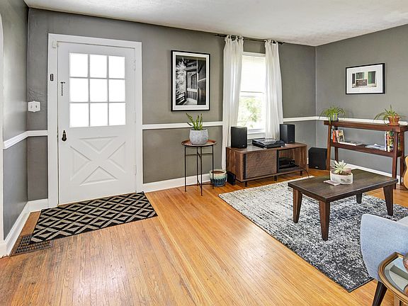 4th image of 1010 Wagner Ave
