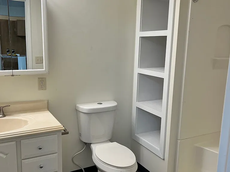 103 E Toledo St #B — Photo 4