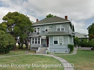 121 E Lockeford St, Lodi, CA 95240