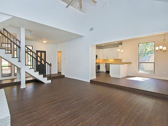 5th image of 1325 Norfolk Ct