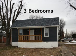 233 E Lafayette St, Staunton, IL 62088