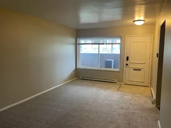 1016 Legrand Dr #3, Lansing, MI 48910