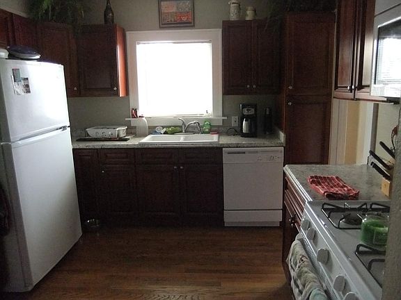 2nd image of 2200 Court St