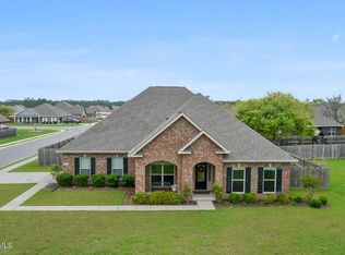 1009 Prairie Grass Ct, Ocean Springs, MS 39564