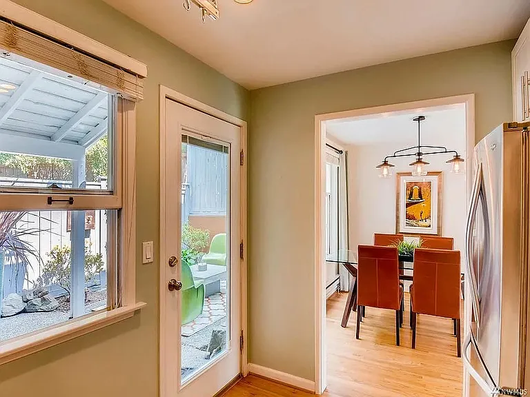 1420 Bellevue Way SE #4 — Photo 10