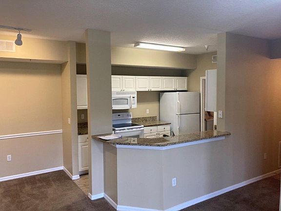4th image of 5572 Metrowest Blvd #5-104