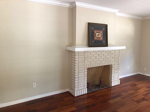 5th image of 822 Menendez Ct