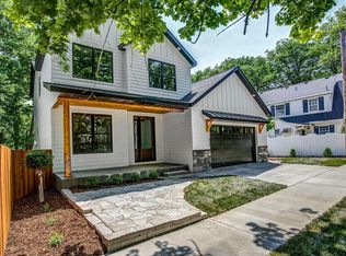 826 5th St SW, Rochester, MN 55902