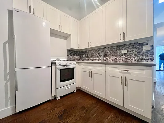 Rented by MADEHOME | media 8