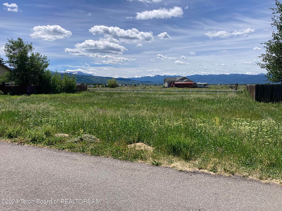2nd image of 909 Granite Rd