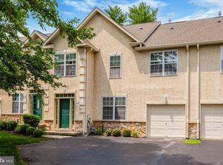114 Hampton Green Dr, North Wales, PA