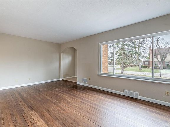3rd image of 3247 Aerial Ave