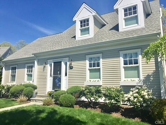 2nd image of 34 Bunker Hill Cir #34