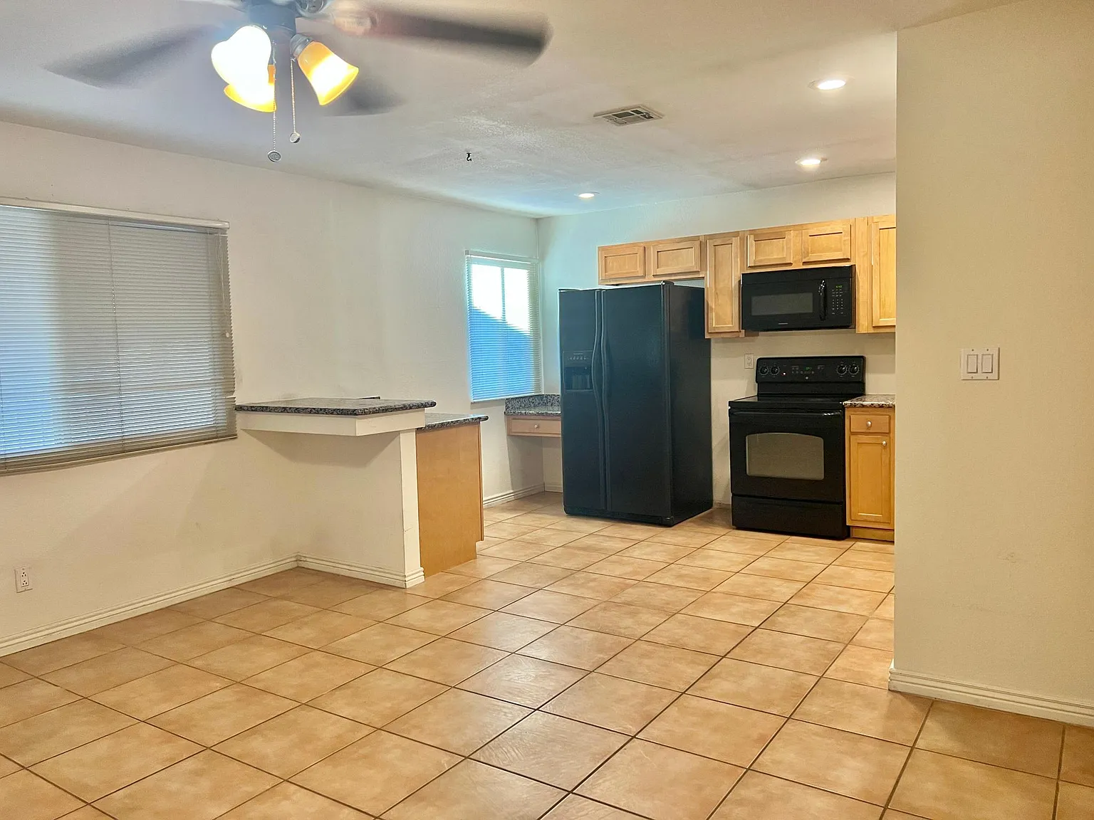 2 bed, 726 sqft, $1,199 — Photo 3