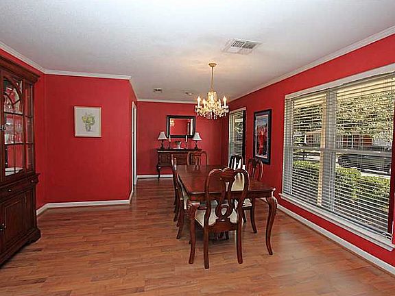 2nd image of 1507 Holiday Pl