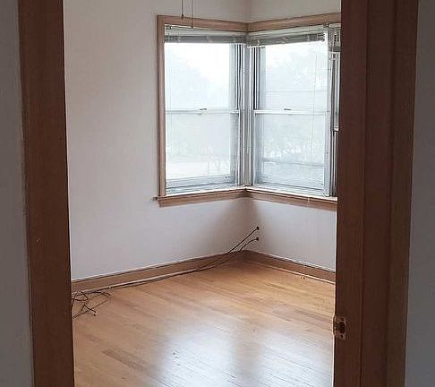 5th image of 1231 Balmoral Ave #4