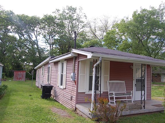 3rd image of 651 Courtland St
