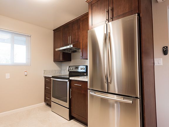 2nd image of 928 Weldwood Ct APT 3