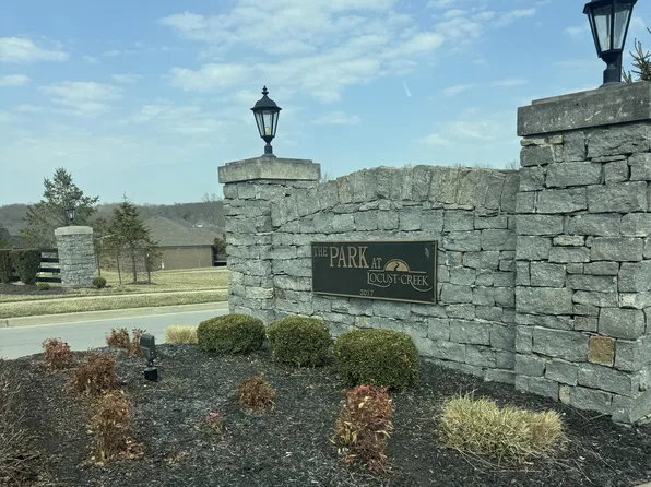 205 Locust Park Pl, Louisville, KY 40245