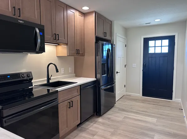 2500 E Bellefontaine Rd, Hamilton, IN 46742