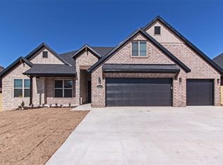 4104 SW Bermuda Ave, Bentonville, AR 72712