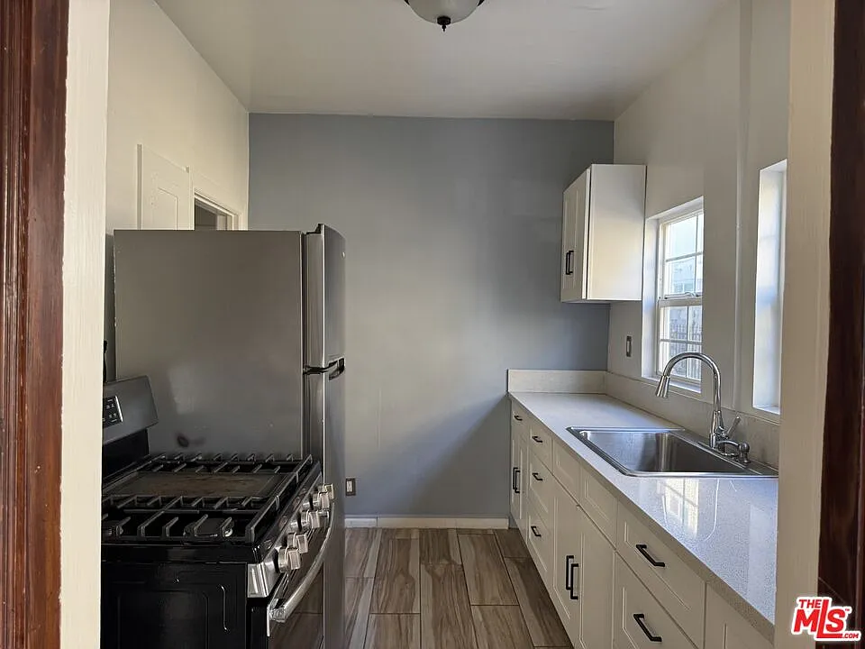1 bed, 1.0 bath, 900 sqft, $2,300 — Photo 4