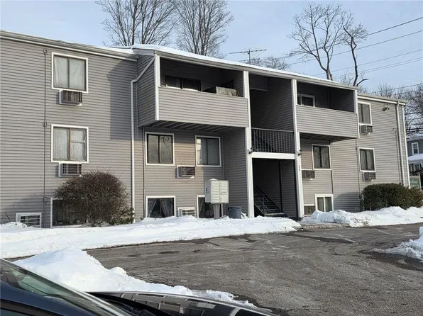 36 Cowesett Ave APT 5, West Warwick, RI 02893